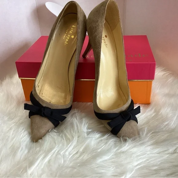 Kate Spade Thea Heels in Doe Taupe and black grosgrain bow. Women’s Size 8.5 GS1 - Picture 1 of 6